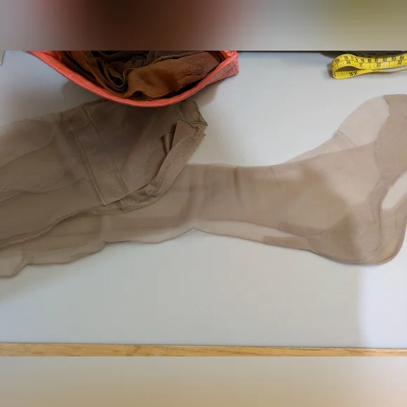 VTG Hosiery Bag w/7 Pairs Of Stockings - Picture 3 of 8